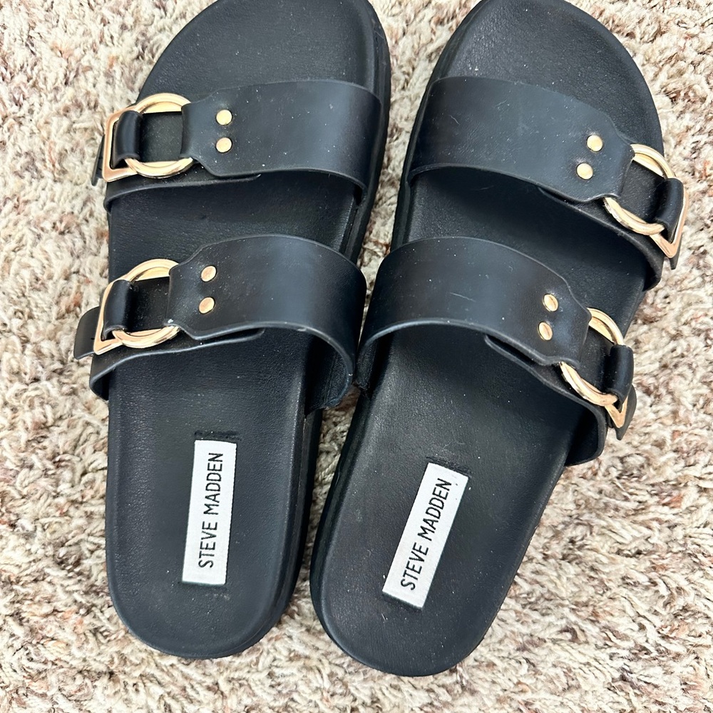 Steve Madden Black Buckle Sandals